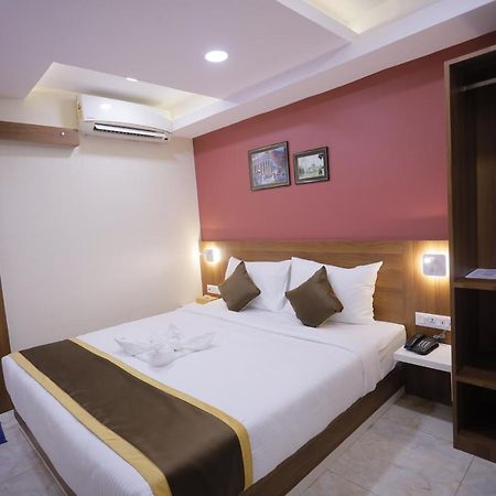 THE AVENUE HOTEL @Ballygunge Kolkata Bagian luar foto