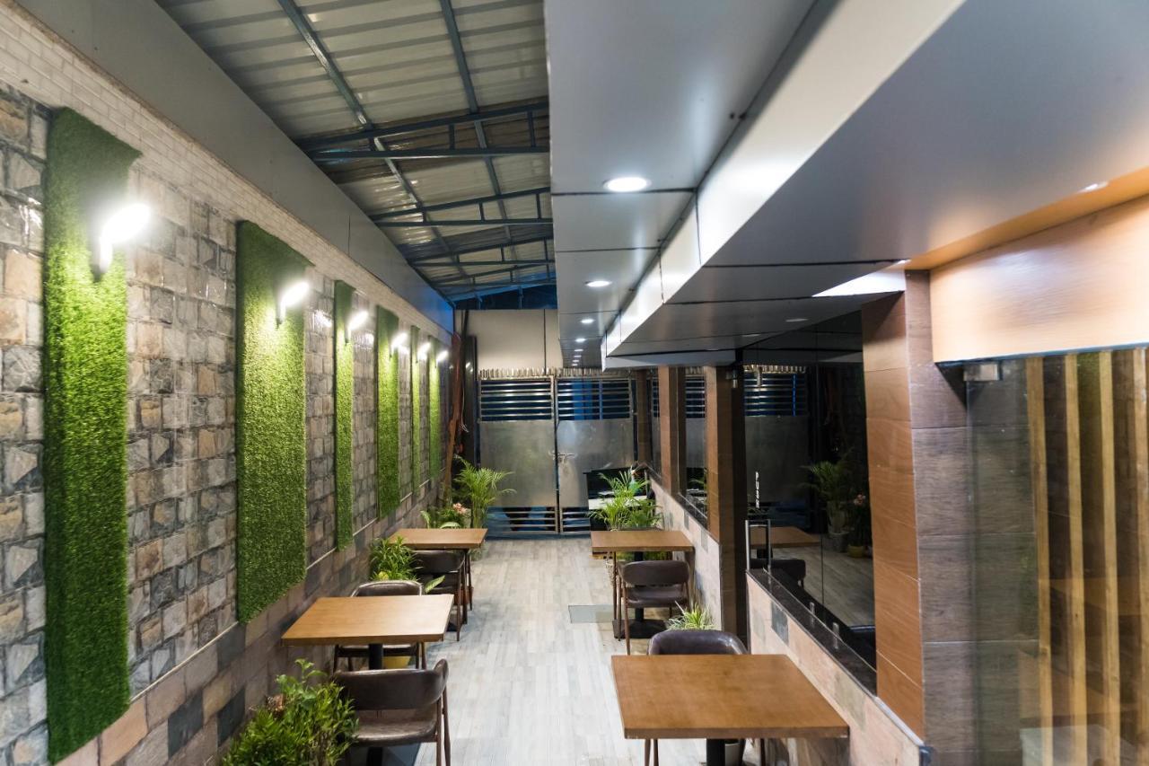 THE AVENUE HOTEL @Ballygunge Kolkata Bagian luar foto