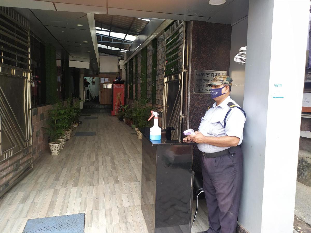THE AVENUE HOTEL @Ballygunge Kolkata Bagian luar foto