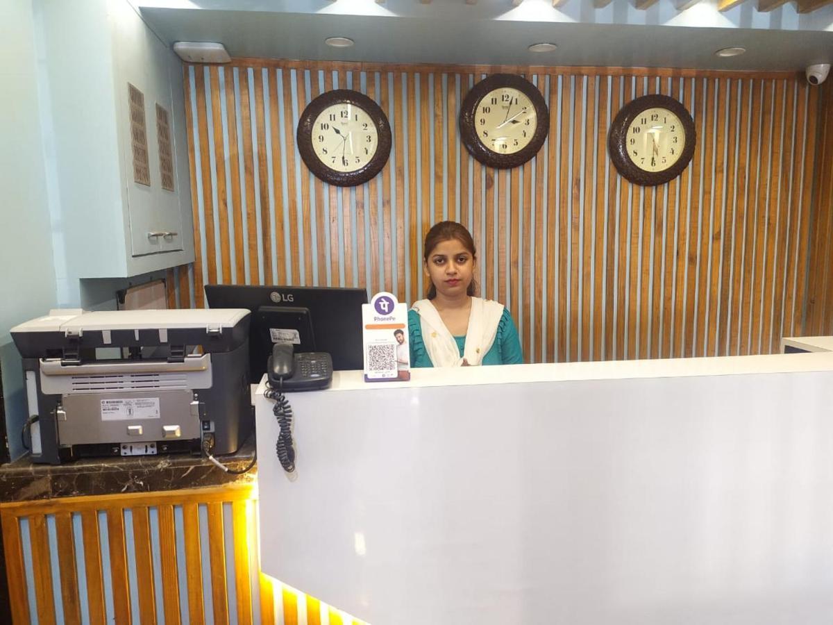 THE AVENUE HOTEL @Ballygunge Kolkata Bagian luar foto